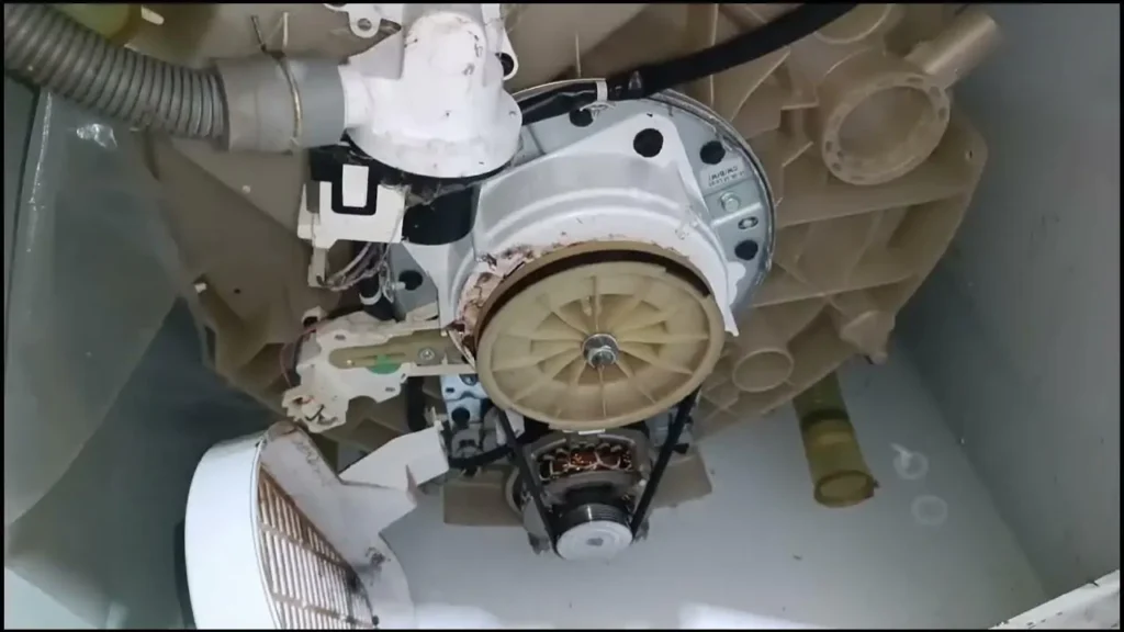 Máquina de lavar esta fazendo barulho?